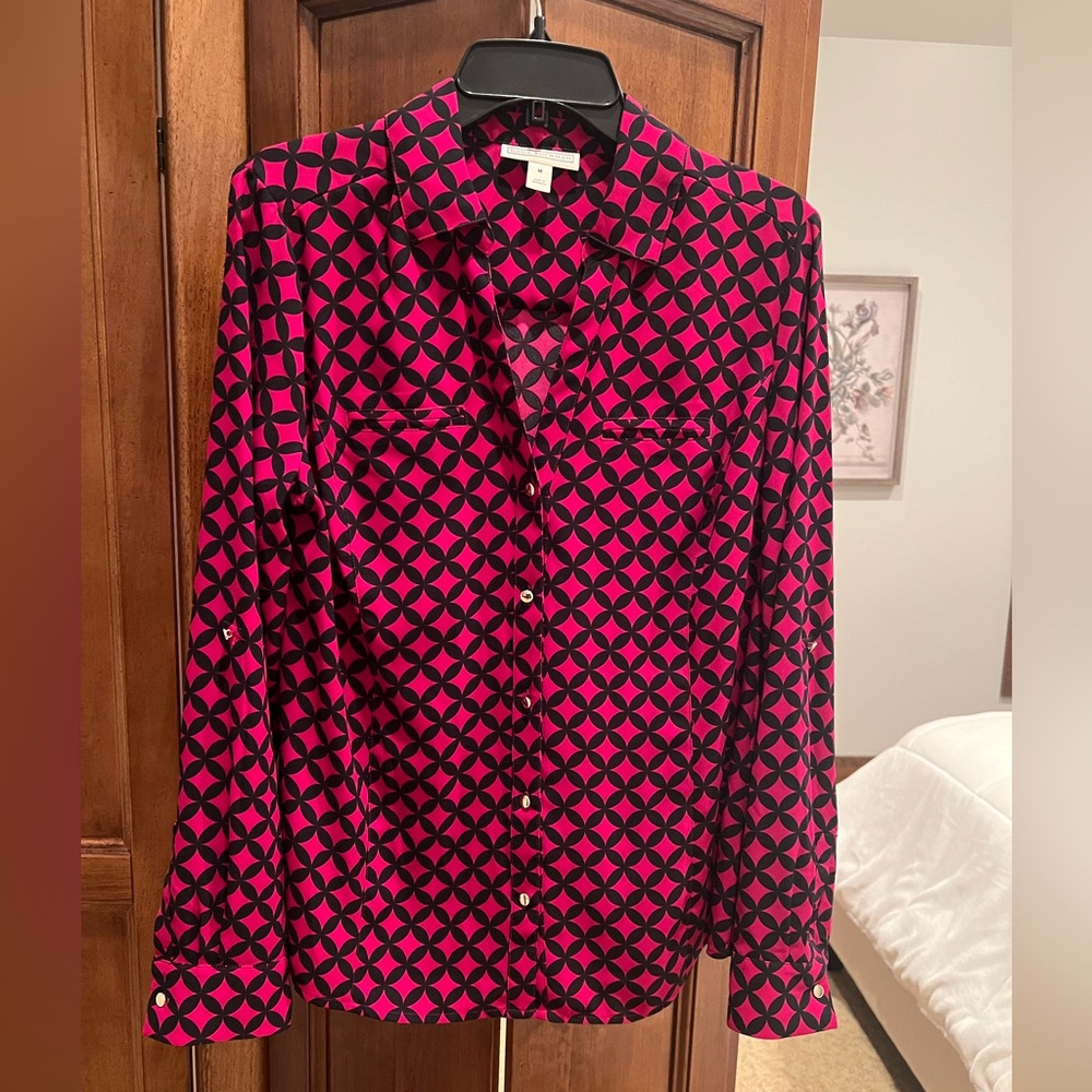 Dana Buchman Geometric Pink and Navy Blouse